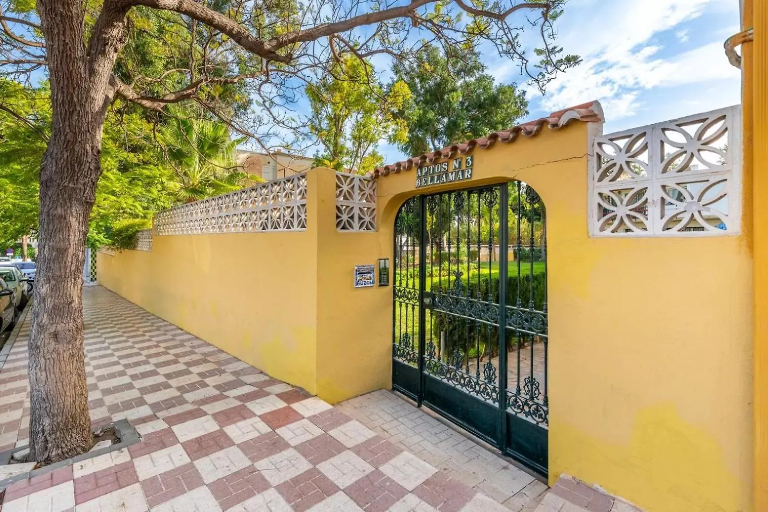 4 Bedroom 6 Guests Apartment 60M From Beach Torremolinos Spain