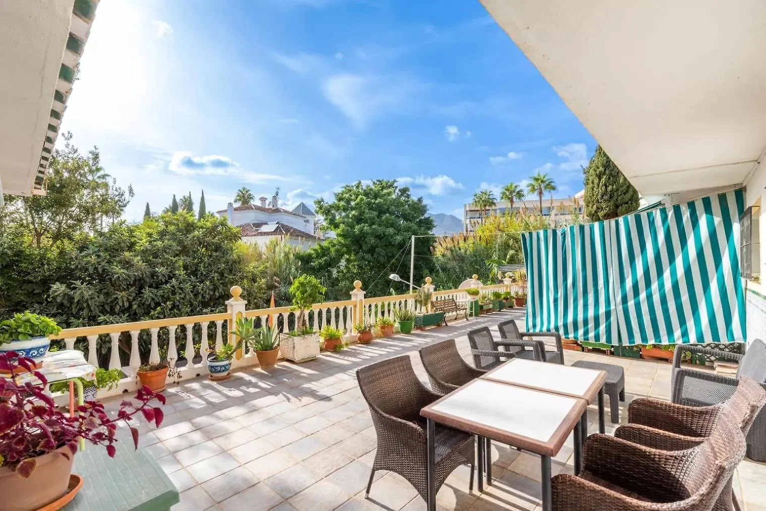 4 Bedroom 6 Guests Apartment 60M From Beach Torremolinos 0*,  Spanien